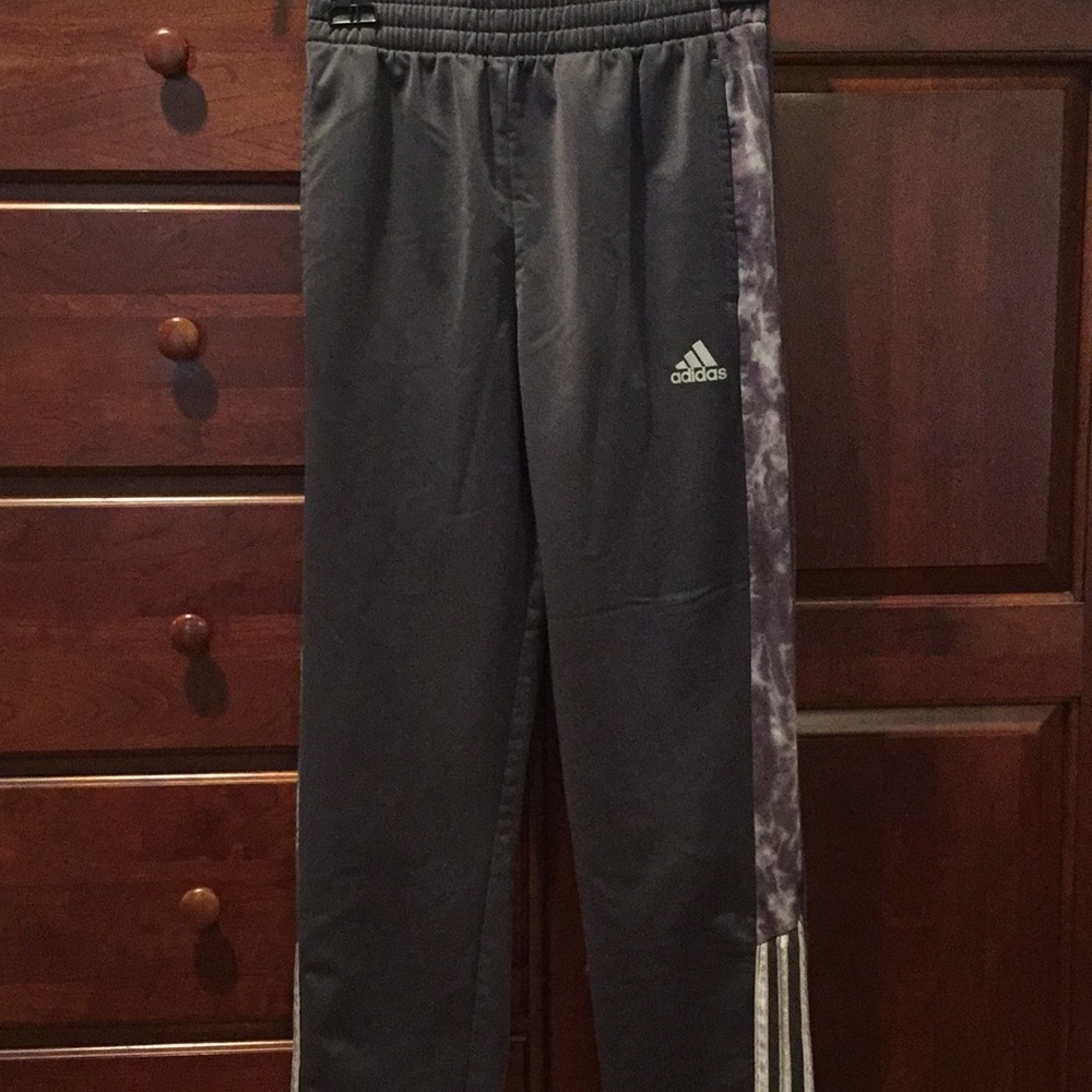 Adidas youth large sweatpants